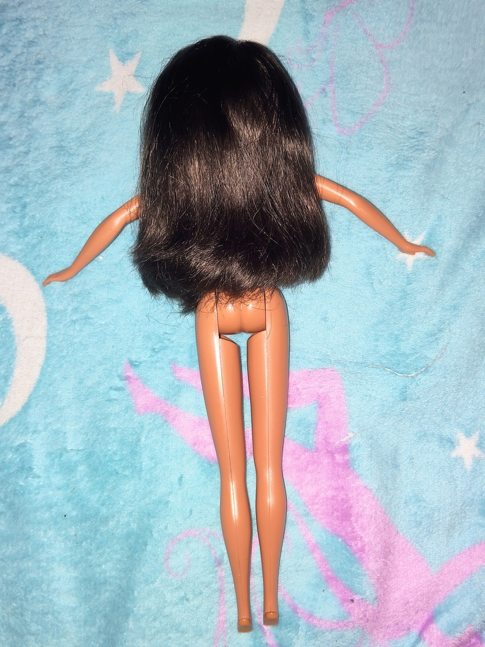 Vintage Barbie Doll with Dark Brown Hair and Pink Lips - Picture 9 of 15
